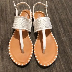 White thong Jayne sandals by Carlos Santana